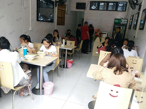 食客就餐1.png